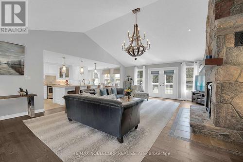 793073 3Rd Line, Mono, ON - Indoor Photo Showing Living Room