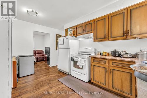 94 Gage Avenue, Kitchener, ON - Indoor Photo Showing Kitchen