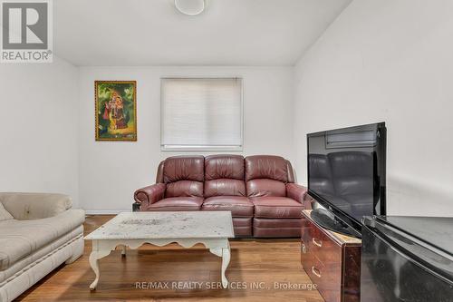94 Gage Avenue, Kitchener, ON - Indoor Photo Showing Living Room