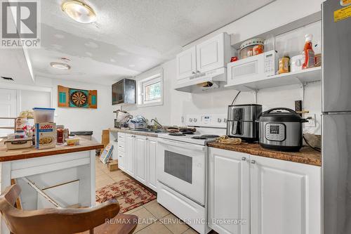 94 Gage Avenue, Kitchener, ON - Indoor Photo Showing Kitchen