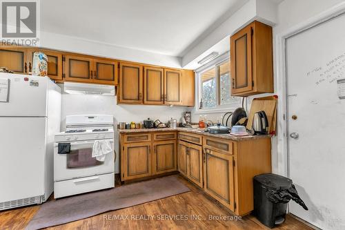 94 Gage Avenue, Kitchener, ON - Indoor Photo Showing Kitchen