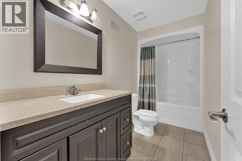 3921 Zanzibar Crescent, Windsor, ON - Indoor Photo Showing Bathroom