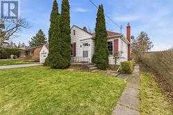 1033 KING STREET E Oshawa (Donevan), ON L1H 1H4