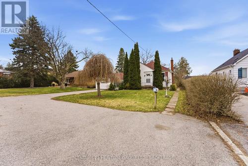 1033 King Street E, Oshawa (Donevan), ON - Outdoor