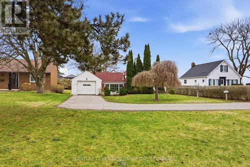 1033 King Street E, Oshawa (Donevan), ON - Outdoor