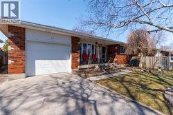 17 PALM Crescent Brantford, ON N3R 5G1