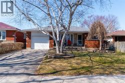 17 PALM Crescent Brantford, ON N3R 5G1