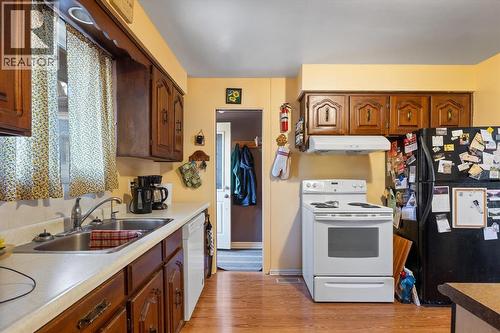 2979 Orion, Windsor, ON - Indoor Photo Showing Kitchen With Double Sink