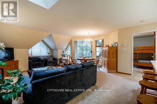 31 - 4636 Blackcomb Way, Bc, BC - Indoor Photo Showing Living Room