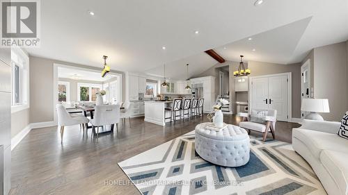 1549 Elite Road, Mississauga, ON - Indoor Photo Showing Living Room