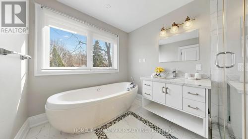 1549 Elite Road, Mississauga, ON - Indoor Photo Showing Bathroom