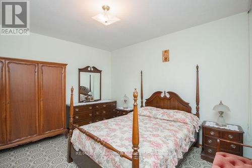 91 Pearl Street N, Hamilton, ON - Indoor Photo Showing Bedroom