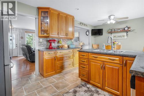 7088 9Th Line, Chatham, ON - Indoor Photo Showing Kitchen With Double Sink