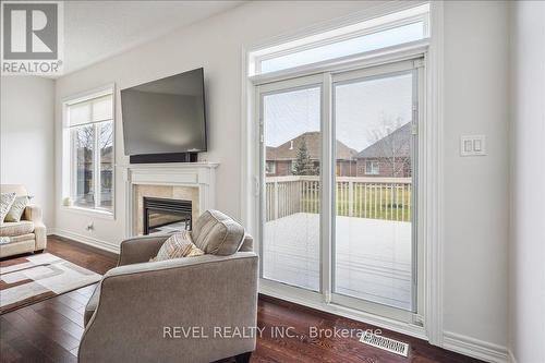 68 Galloway Trail, Welland, ON - Indoor Photo Showing Living Room With Fireplace