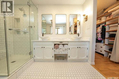 715 Emerald Bay, Saskatoon, SK - Indoor Photo Showing Bathroom