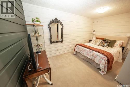 715 Emerald Bay, Saskatoon, SK - Indoor Photo Showing Bedroom
