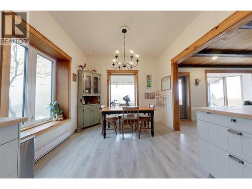 1017 Simmons Road, Creston, BC - Indoor