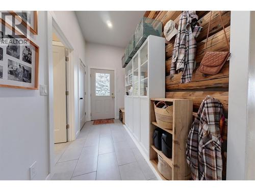 1017 Simmons Road, Creston, BC - Indoor Photo Showing Other Room