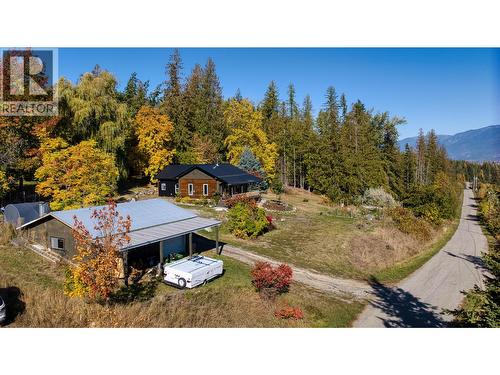 1017 Simmons Road, Creston, BC - Outdoor