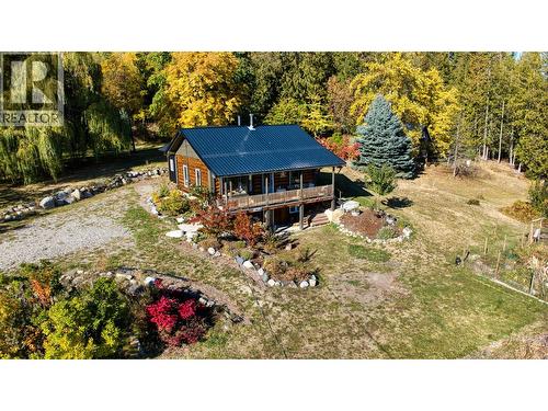 1017 Simmons Road, Creston, BC - Outdoor