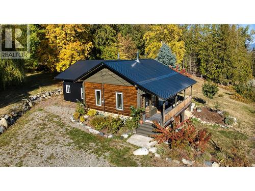 1017 Simmons Road, Creston, BC - Outdoor
