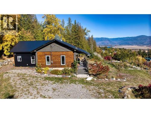 1017 Simmons Road, Creston, BC - Outdoor