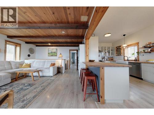 1017 Simmons Road, Creston, BC - Indoor