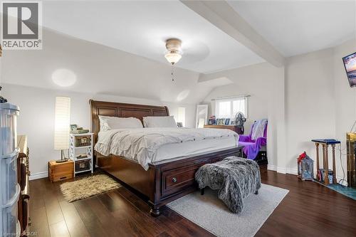 143 Walter Avenue S, Hamilton, ON - Indoor Photo Showing Bedroom