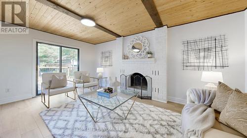 20573 Yonge Street, East Gwillimbury, ON - Indoor Photo Showing Living Room With Fireplace