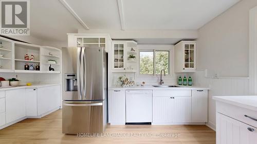 20573 Yonge Street, East Gwillimbury, ON - Indoor Photo Showing Kitchen
