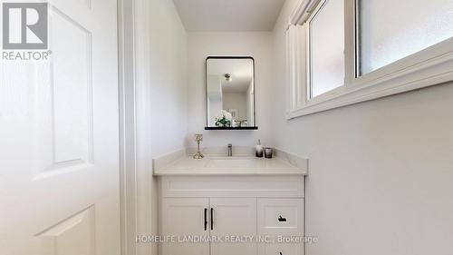 20573 Yonge Street, East Gwillimbury, ON - Indoor Photo Showing Bathroom