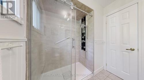 20573 Yonge Street, East Gwillimbury, ON - Indoor Photo Showing Bathroom