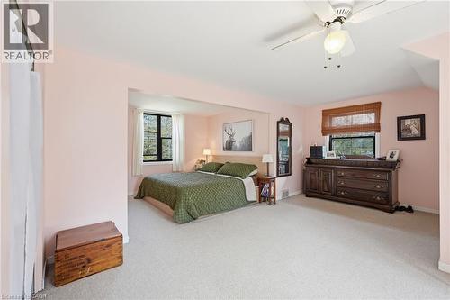222 Concession 11 E, Freelton, ON - Indoor Photo Showing Bedroom