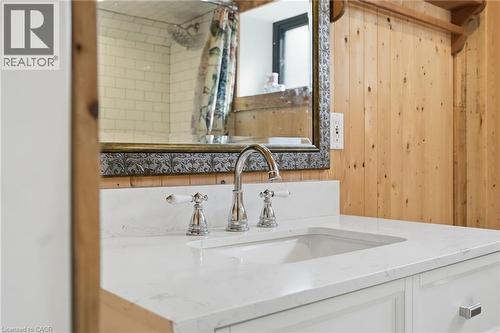 222 Concession 11 E, Freelton, ON - Indoor Photo Showing Bathroom