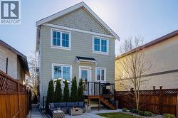 4327 PERRY STREET  Vancouver, BC V5N 3X6