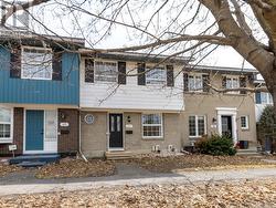 71 MONTEREY DRIVE  Ottawa, ON K2H 7A9