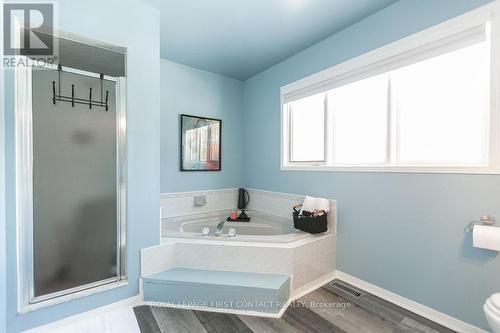 13 Irwin Drive, Barrie, ON - Indoor Photo Showing Bathroom