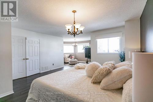 13 Irwin Drive, Barrie, ON - Indoor Photo Showing Bedroom