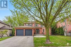 9 MORRISON CREEK CRESCENT Oakville, ON L6H 4C2