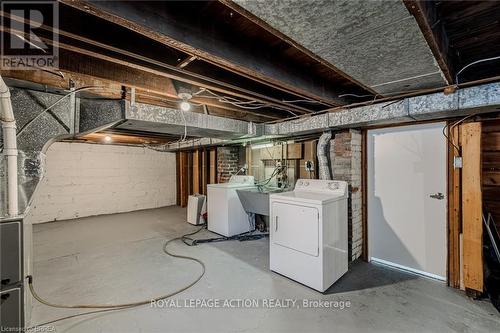 42 East 31St Street, Hamilton, ON - Indoor Photo Showing Laundry Room