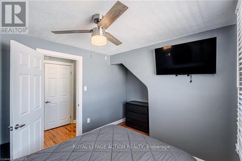 42 East 31St Street, Hamilton, ON - Indoor Photo Showing Bedroom