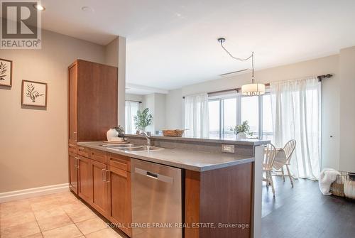 905 - 44 Bond Street W, Oshawa (O'Neill), ON - Indoor Photo Showing Kitchen With Double Sink