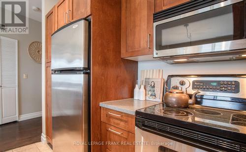 905 - 44 Bond Street W, Oshawa (O'Neill), ON - Indoor Photo Showing Kitchen