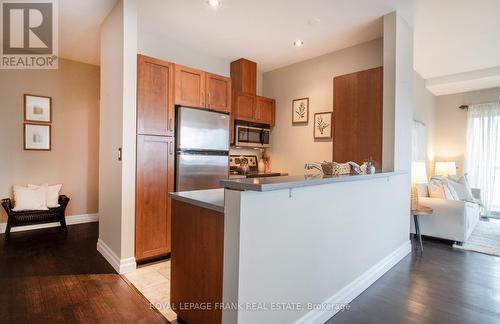905 - 44 Bond Street W, Oshawa (O'Neill), ON - Indoor Photo Showing Kitchen