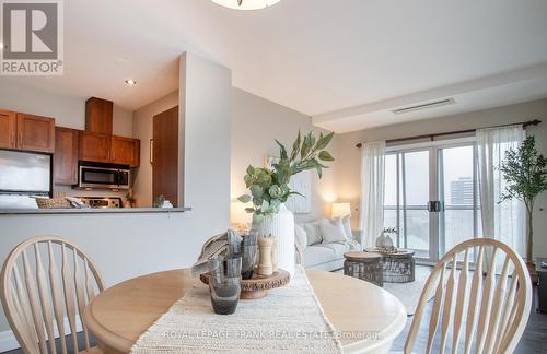 905 - 44 Bond Street W, Oshawa (O'Neill), ON - Indoor Photo Showing Dining Room