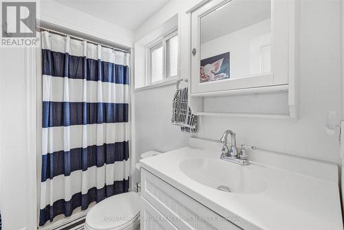 3299 Spruce Avenue, Burlington, ON - Indoor Photo Showing Bathroom