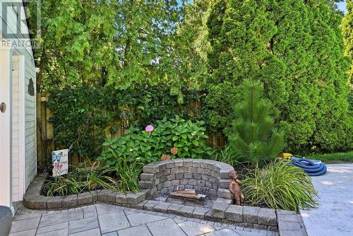 3299 Spruce Avenue, Burlington, ON - Outdoor