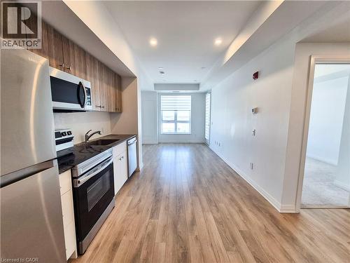 101 Golden Eagle Road Unit# 511, Waterloo, ON - Indoor Photo Showing Kitchen