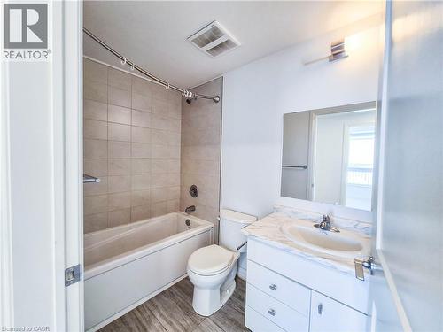 101 Golden Eagle Road Unit# 511, Waterloo, ON - Indoor Photo Showing Bathroom