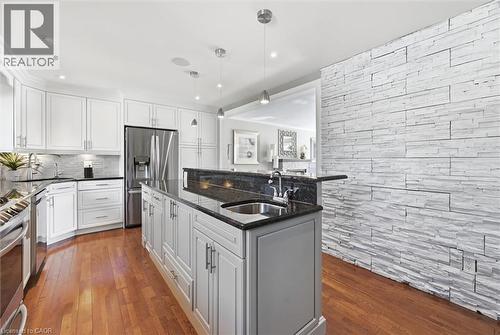 3299 Spruce Avenue, Burlington, ON - Indoor Photo Showing Kitchen With Upgraded Kitchen